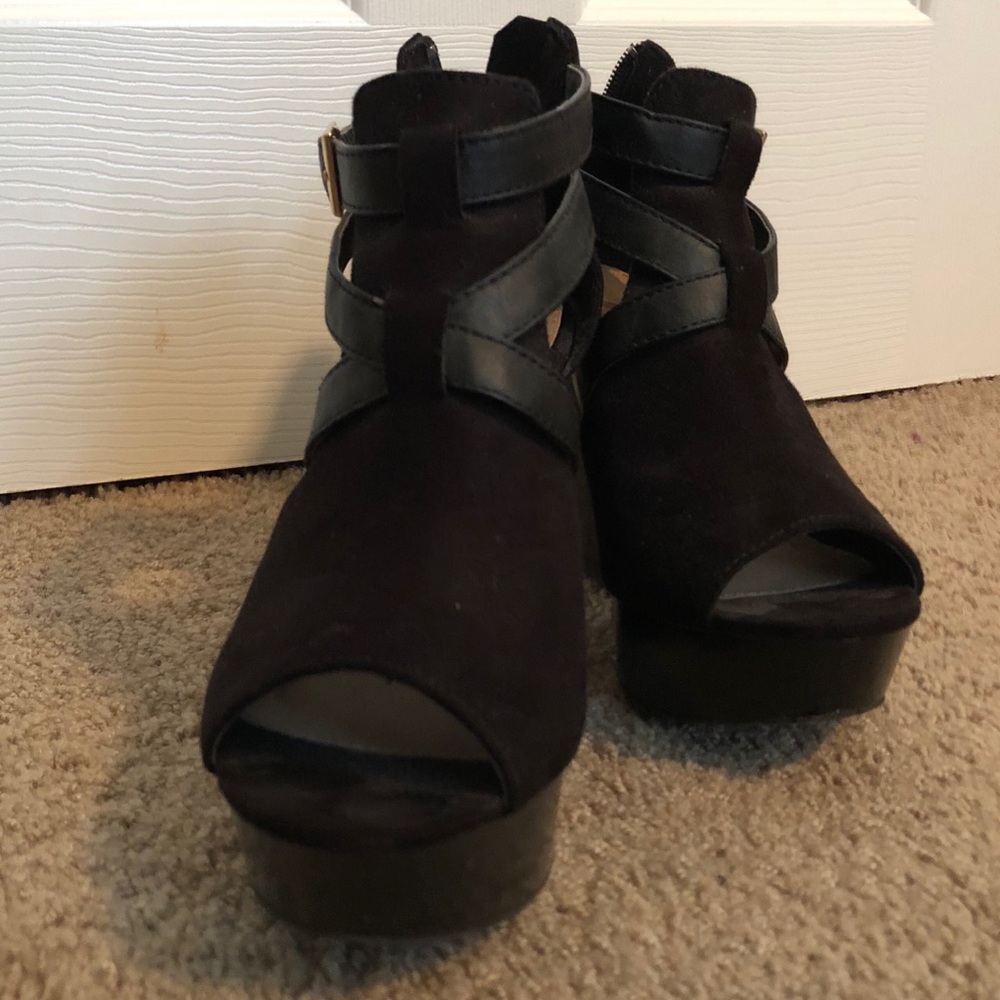 DONATED - Semi-Formal Report Wedge Heels - 3.5”